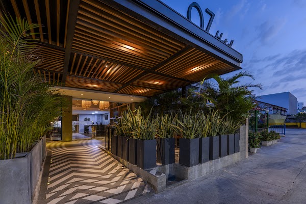 Hotel Oz Grand