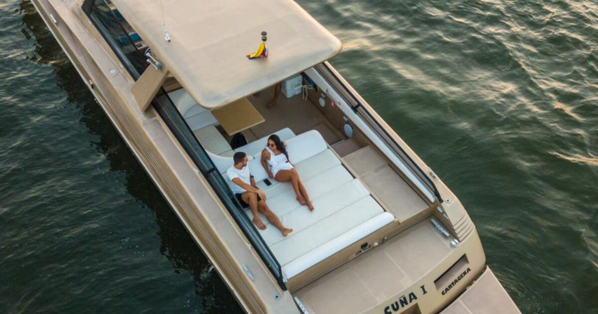 Luxusyachtvermietung: Ganztägiges Erlebnis auf den Rosario-Inseln, Cholon und Baru.