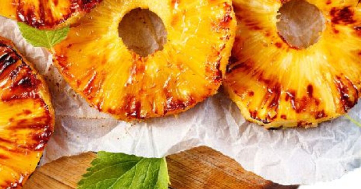 Ananas: Die köstliche und gesunde Ananas für Ihre Veranstaltungen in Cartagena / geröstete Ananas