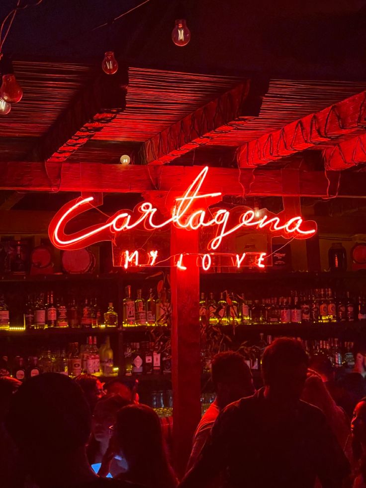 Descubre la vida nocturna de Cartagena en los lugares más exclusivos / Experiencing Cartagena  Nightlife in the Most Exclusive Venues