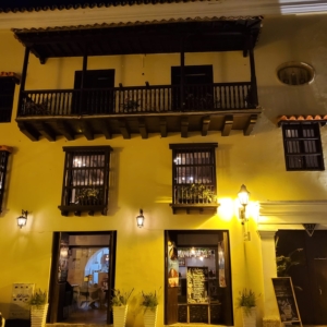 Fachada colonial de la casona historica en Calle Velez Danies Centro Historico Cartagena