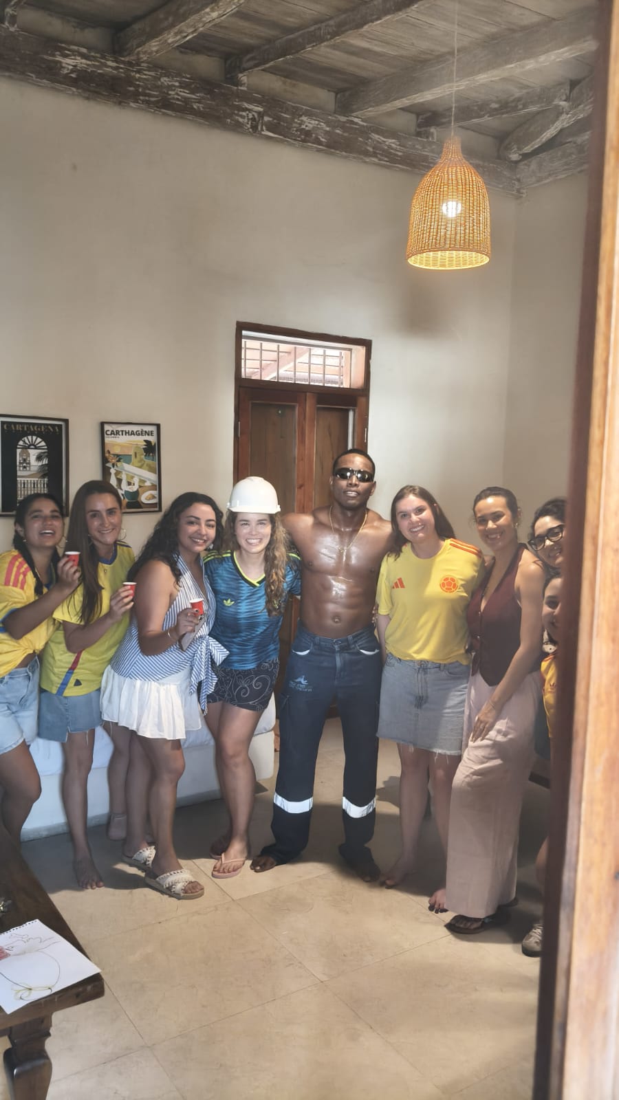 Stripper y Bailarín para Despedidas de Soltera en Cartagena | Show VIP a Domicilio